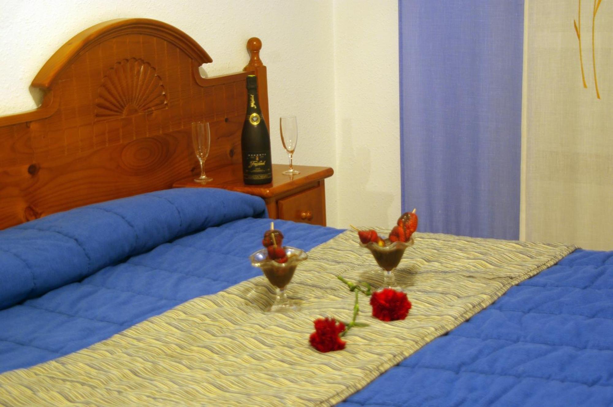 Hotel Mediante Ribadeo Bagian luar foto