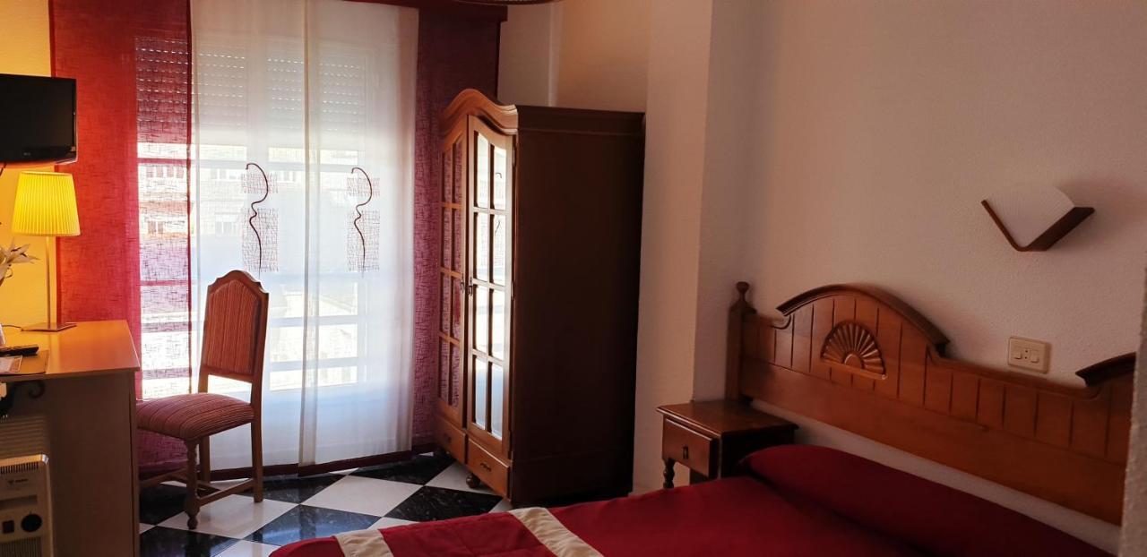 Hotel Mediante Ribadeo Bagian luar foto