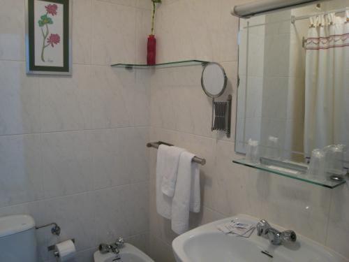 Hotel Mediante Ribadeo Bagian luar foto